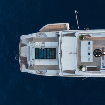 Aily yacht exterior 5