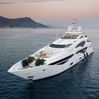 Fandango yacht exterior 2