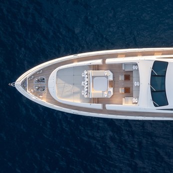 V yacht exterior 3