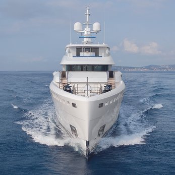 Seasense yacht exterior 2