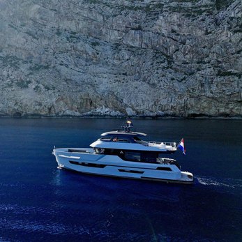 Adventure 780/ 01 yacht exterior 3