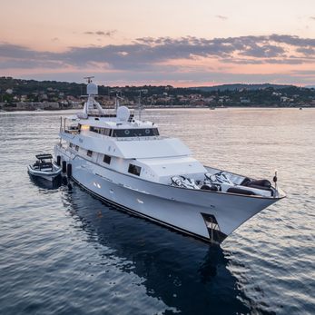 DNA yacht exterior 2