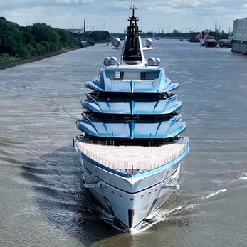 MY Deep Blue yacht exterior 2