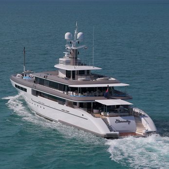 Esmeralda II yacht exterior 5