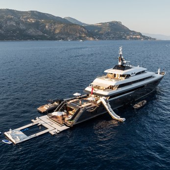 Loon yacht exterior 4