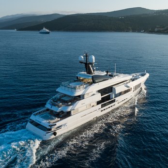 Ouranos yacht exterior 4