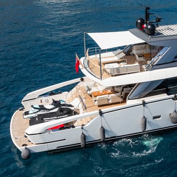 Bella Bianco yacht exterior 5