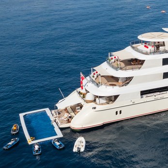 Eminence yacht exterior 5