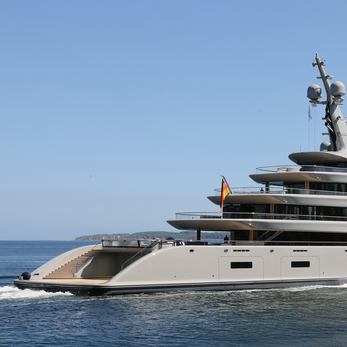 Nixie yacht exterior 5