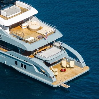 Leonidas yacht exterior 5