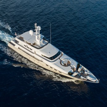 Eileen yacht exterior 2