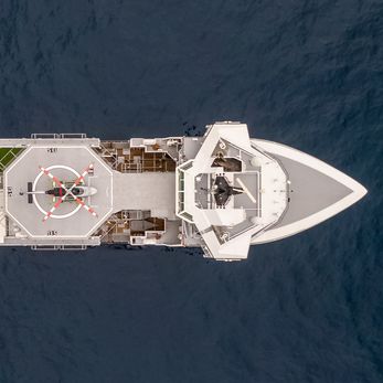 Wingman yacht interior 3