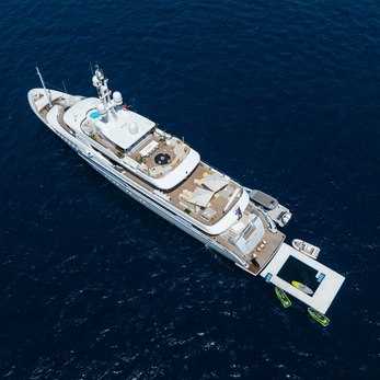 Bella II yacht exterior 4