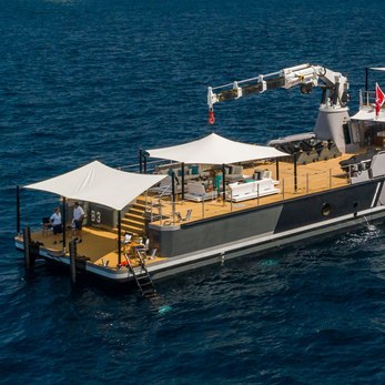 B6 yacht exterior 4