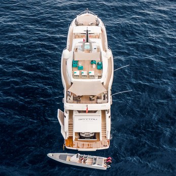 Timeless yacht exterior 3