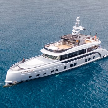 Jaaber yacht exterior 3