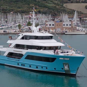 Journey yacht exterior 3