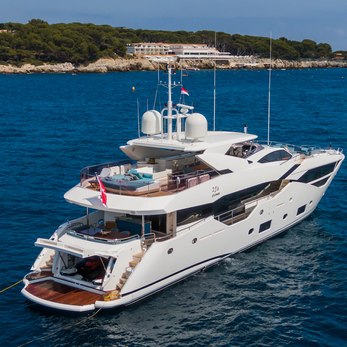 2 J's of London yacht exterior 4