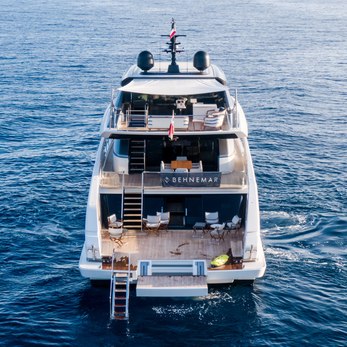 H yacht exterior 4