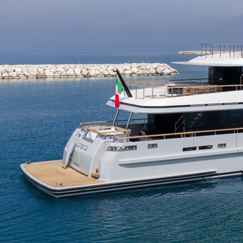Octopus yacht exterior 5