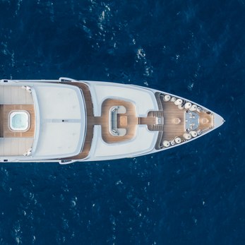Dragoluna yacht exterior 3