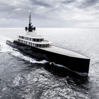 Liva yacht exterior 3