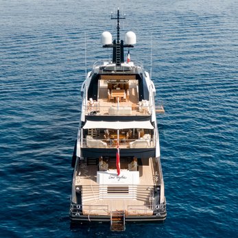 Come Together yacht exterior 4