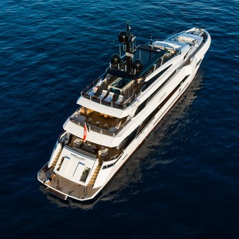 Parillion yacht exterior 4