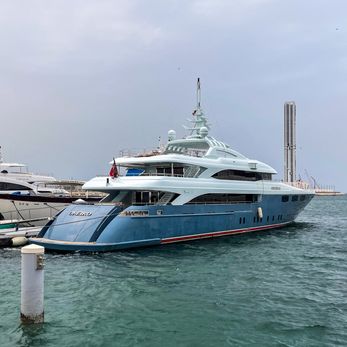 O'Neiro yacht exterior 5