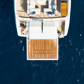 Koju yacht exterior 4