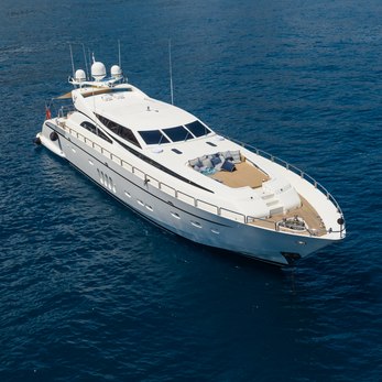 Venus yacht exterior 2