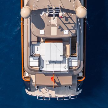 Ab Initio yacht exterior 4