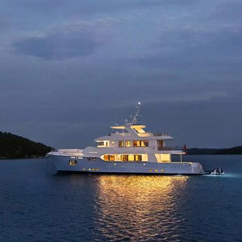 Safe Passage yacht exterior 4
