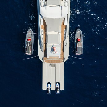 Capricorn yacht exterior 4