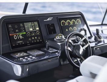 Manda S07 Spider , Helm Station