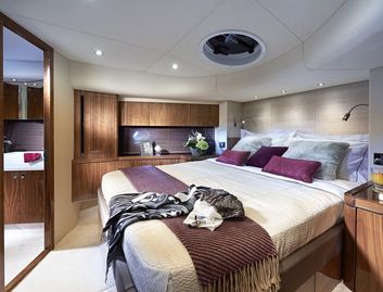 Sunseeker Manhattan 65, Accommodation