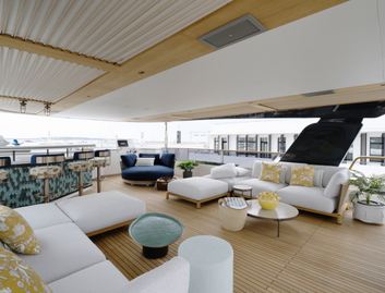 Sirena 118, Fly Deck/Sportdeck