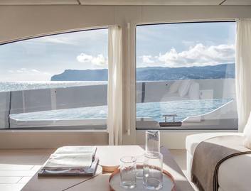 Azimut Seadeck 6 Sundeck, Interior