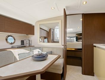 Beneteau Gran Turismo 40, Interior