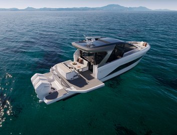 Princess C48 OB , Deck Area