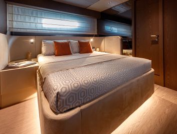 Invictus ST550 , Accommodation