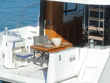 Beneteau Swift Trawler 35, Deck Area