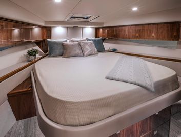 Riviera 4800 Sport Yacht Series II  Platinum Edition Mk2, Accommodation