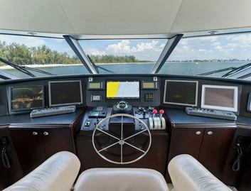 Westport 112 Mk2, Helm Station