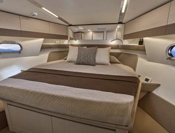 Itama 54, Accommodation
