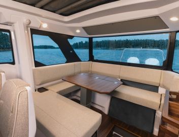 Axopar 38 XC Cross Cabin, Interior