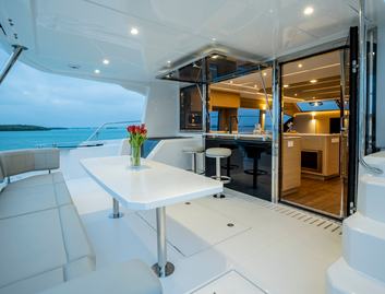 Aquila 54 Yacht, Deck Area