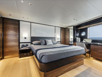 Absolute Navetta 68, Accommodation