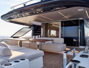 Prestige F6.7, Deck Area