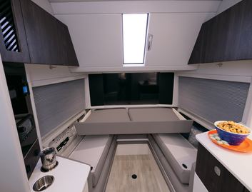 Formula 457 Center Console Fish , Accommodation